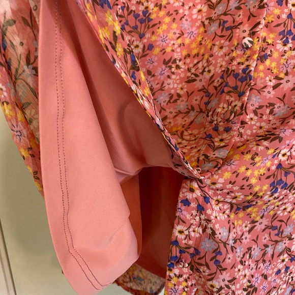 Gifted to a beautiful customer ๐. 2X floral blouse Adyson Parker - Picture 4 of 6